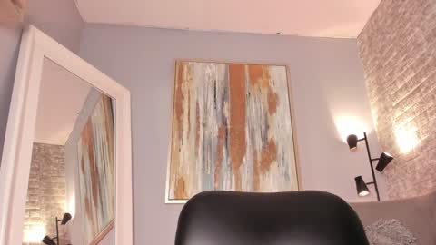 Snapshot of everyh chatting on 01.16.25 Sophia online show from 01.16.25