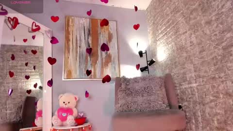 Snapshot of everyh chatting on 02.15.25 Sophia online show from 02.15.25