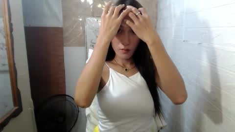 Snapshot of eves_candy chatting on 10.11.25 Chloe mae online show from 10.11.25