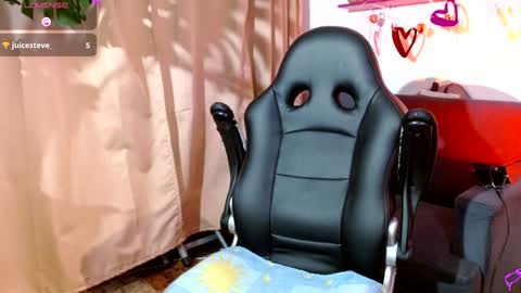 Snapshot of evethereal chatting on 02.09.25 Blue Eva. online show from 02.09.25