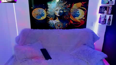 Snapshot of evie99_ chatting on 02.13.25 Evie99  online show from 02.13.25