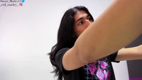 Snapshot of evil_marley chatting on 12.16.24 Marley independent model online show from 12.16.24