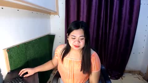 Snapshot of exoticpinayx chatting on 12.19.24 SHANTAL MARIE online show from 12.19.24