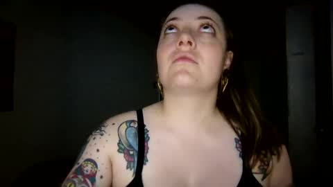 Snapshot of ezlngirl chatting on 01.08.25 Aimee online show from 01.08.25