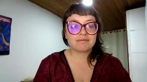 Snapshot of ezlngirl chatting on 01.09.25 Aimee online show from 01.09.25