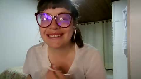 Snapshot of ezlngirl chatting on 01.18.25 Aimee online show from 01.18.25