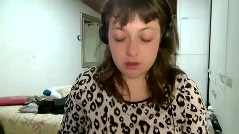 Snapshot of ezlngirl chatting on 02.12.25 Aimee online show from 02.12.25