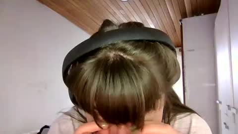 Snapshot of ezlngirl chatting on 02.14.25 Aimee online show from 02.14.25