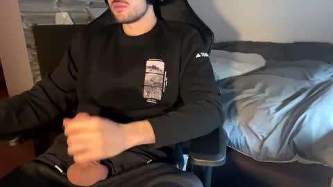 Snapshot of fabian_196 chatting on 01.20.25 Call me bitch online show from 01.20.25