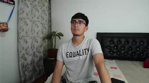 Snapshot of fallgays chatting on 09.28.25 FallGays online show from 09.28.25