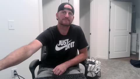 Snapshot of fallout7657 chatting on 10.08.25 Daddy online show from 10.08.25