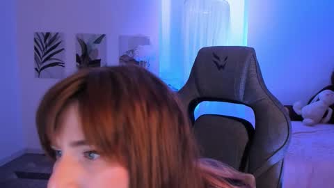 Snapshot of fameyblum chatting on 10.29.25 fameyblum online show from 10.29.25