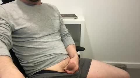 Snapshot of fantacyland chatting on 01.06.25 Alex online show from 01.06.25