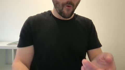 Snapshot of fantacyland chatting on 01.08.25 Alex online show from 01.08.25