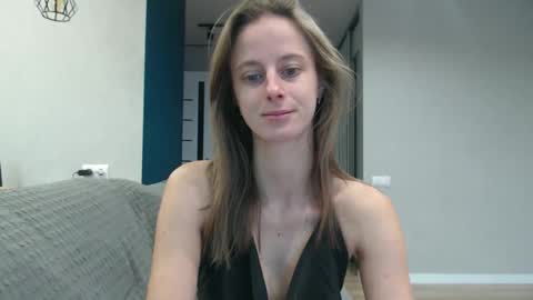 Snapshot of favoriteyour chatting on 10.31.25 favoriteyour online show from 10.31.25