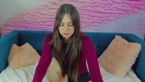 Snapshot of fayebloom chatting on 11.12.25 Faye online show from 11.12.25