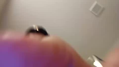 Snapshot of feelsbomber chatting on 01.27.25 feelsbomber online show from 01.27.25