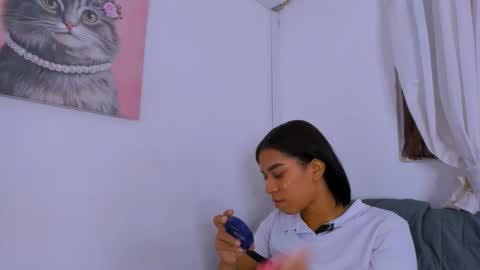 Snapshot of fernanda_brown01 chatting on 10.04.25 Fernanda online show from 10.04.25