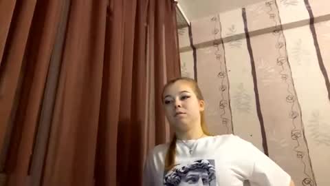 Snapshot of fernandamathson chatting on 10.17.25 fernandamathson online show from 10.17.25