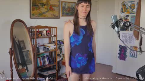 Snapshot of fernydew chatting on 02.25.25 Fern next stream 430pm Monday PST online show from 02.25.25