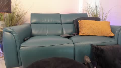 Snapshot of fetish_life chatting on 10.10.25 fetish_life online show from 10.10.25