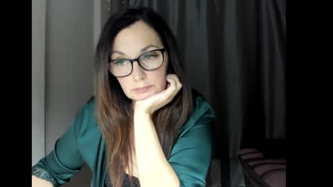 Snapshot of fey_bb chatting on 12.14.24 Milana online show from 12.14.24