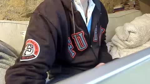 Snapshot of fidelio89 chatting on 01.10.25 Fid online show from 01.10.25