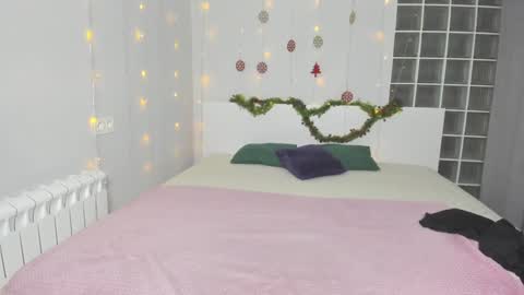 Snapshot of fiery_stella chatting on 12.29.24 Fiery Stella online show from 12.29.24