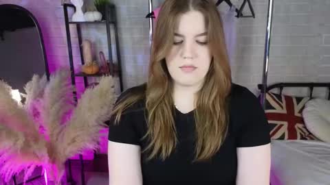Kim  online show from 10.21.25