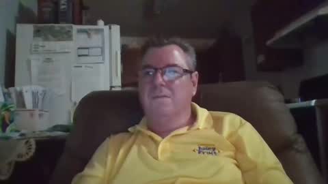 Snapshot of finderfiner chatting on 12.18.24 finderfiner online show from 12.18.24