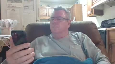 Snapshot of finderfiner chatting on 12.20.24 finderfiner online show from 12.20.24