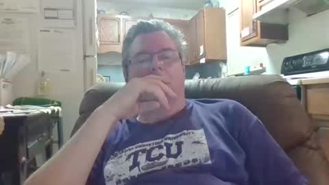 Snapshot of finderfiner chatting on 01.29.25 finderfiner online show from 01.29.25