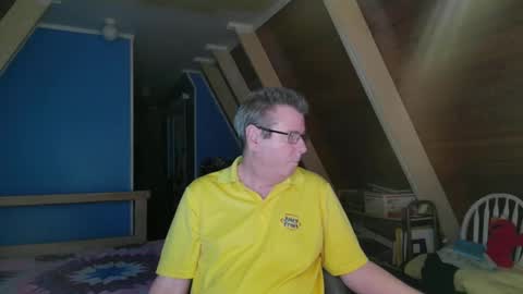 Snapshot of finderfiner chatting on 11.19.25 finderfiner online show from 11.19.25