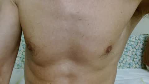 Snapshot of fithotguy90 chatting on 01.04.25 Luis online show from 01.04.25