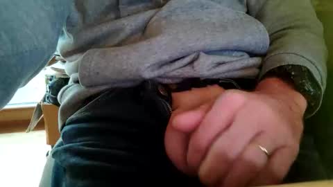 Snapshot of fiveforwilly1 chatting on 10.05.25 Markus online show from 10.05.25