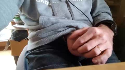 Snapshot of fiveforwilly1 chatting on 11.02.25 Markus online show from 11.02.25