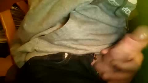 Snapshot of fiveforwilly1 chatting on 11.04.25 Markus online show from 11.04.25