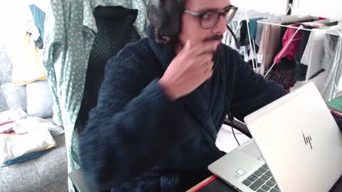 Snapshot of fizz6572 chatting on 12.12.24 fizz6572 online show from 12.12.24