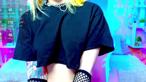 Snapshot of flaircorell chatting on 12.16.24 Sophie online show from 12.16.24