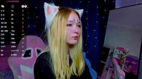 Snapshot of flaircorell chatting on 09.15.25 Sophie online show from 09.15.25