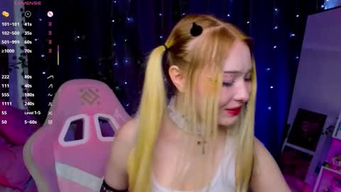 Snapshot of flaircorell chatting on 09.24.25 Sophie online show from 09.24.25