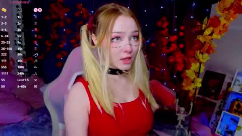 Snapshot of flaircorell chatting on 10.19.25 Sophie online show from 10.19.25