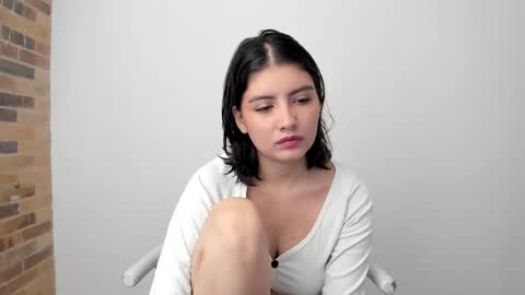 Snapshot of flordejamaica chatting on 11.04.25 Tell me My Love online show from 11.04.25