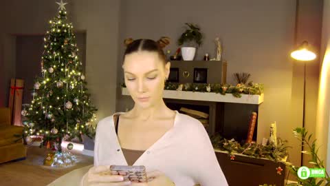 Snapshot of flowerr_powerr chatting on 12.21.24 Katrin online show from 12.21.24