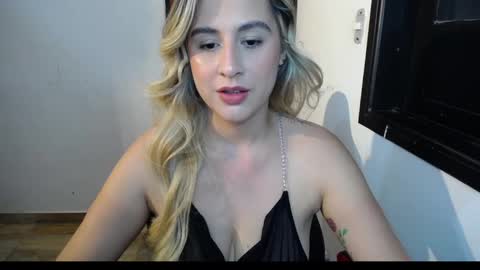 Snapshot of foxvalerin chatting on 09.15.25 Valerin. online show from 09.15.25