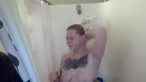 Snapshot of foxyfang chatting on 11.07.25 foxyfang online show from 11.07.25