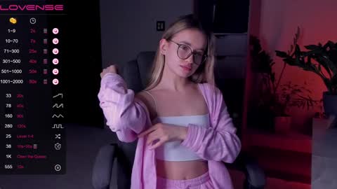 Snapshot of frannpalmer chatting on 01.20.25 Frann online show from 01.20.25