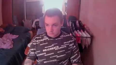 Snapshot of freak_azoid chatting on 10.13.25 freak_azoid online show from 10.13.25