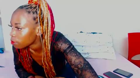 Snapshot of freakyscarlrt00 chatting on 09.19.25 FreakyScarlet00 online show from 09.19.25