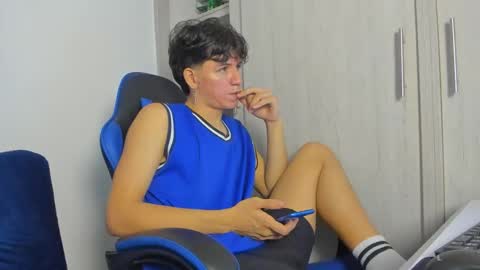 Snapshot of fredd_cs chatting on 11.07.25 fredd_cs online show from 11.07.25